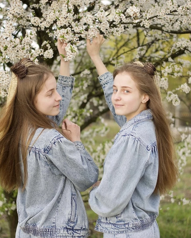 Красуні БУГу: інста-блогерки Катя та Іра Манецькі з Нововолинська 17