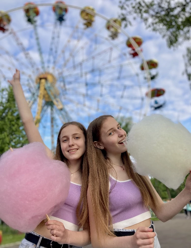 Красуні БУГу: інста-блогерки Катя та Іра Манецькі з Нововолинська 6