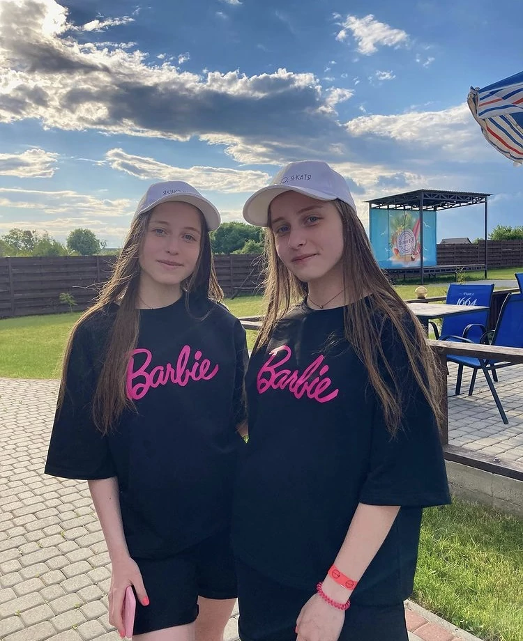 Красуні БУГу: інста-блогерки Катя та Іра Манецькі з Нововолинська 16
