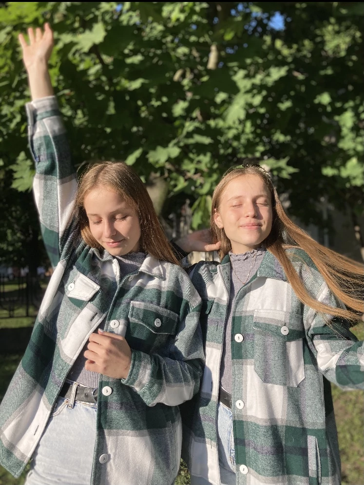 Красуні БУГу: інста-блогерки Катя та Іра Манецькі з Нововолинська 2
