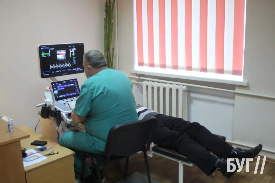 Гуманітарна допомога з Німеччини: Іваничівська лікарня отримала багатофункціональний УЗД-апарат 6