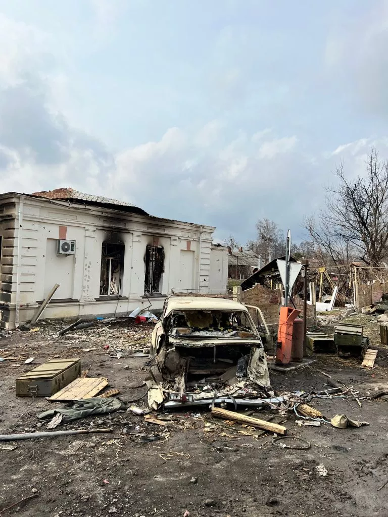 Міністр інфраструктури України опублікував фото зі звільненого Тростянця на Сумщині 5