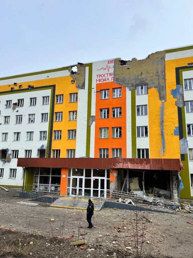 Міністр інфраструктури України опублікував фото зі звільненого Тростянця на Сумщині 8