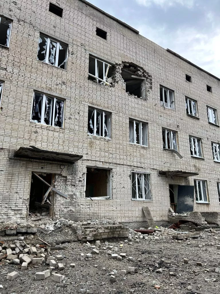 Міністр інфраструктури України опублікував фото зі звільненого Тростянця на Сумщині 13