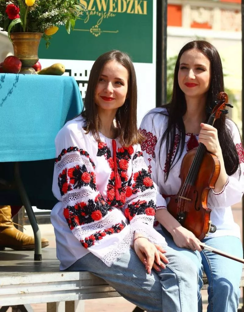 Зі скрипкою та українською піснею: музикантка та співачка з Володимира виступили у Польщі 4