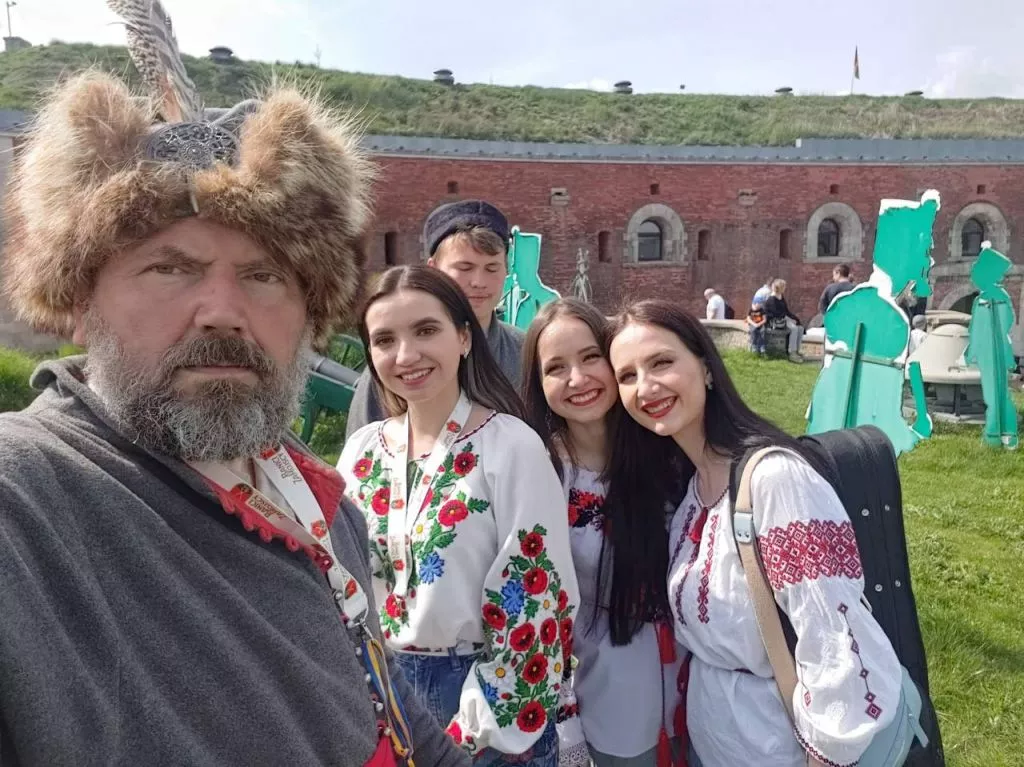 Зі скрипкою та українською піснею: музикантка та співачка з Володимира виступили у Польщі 1