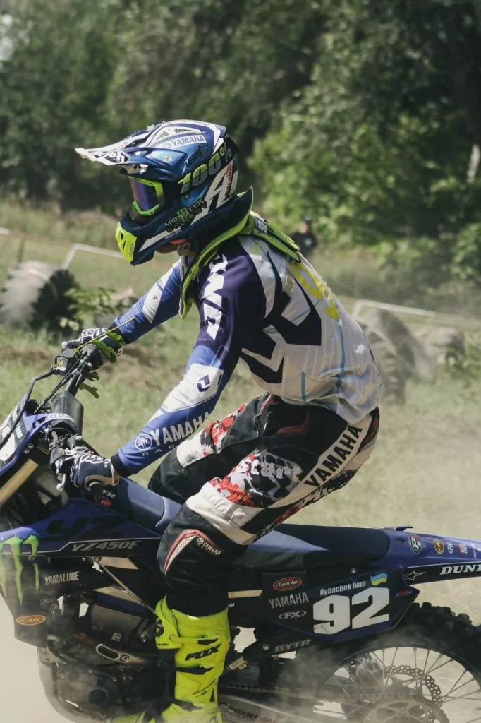 У Нововолинську відбулись змагання з мотокросу на підтримку ЗСУ: фоторепортаж 35