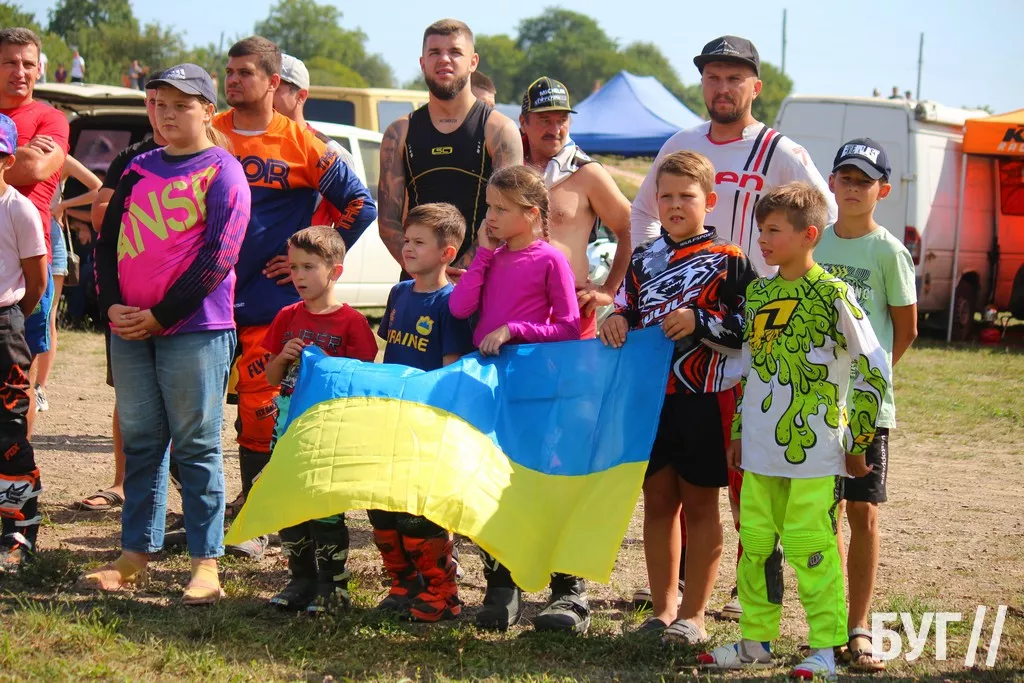У Нововолинську відбулись змагання з мотокросу на підтримку ЗСУ: фоторепортаж 2
