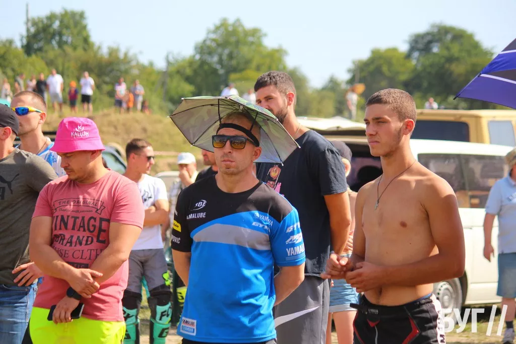 У Нововолинську відбулись змагання з мотокросу на підтримку ЗСУ: фоторепортаж 9