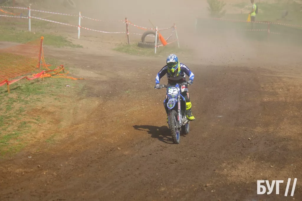 У Нововолинську відбулись змагання з мотокросу на підтримку ЗСУ: фоторепортаж 11