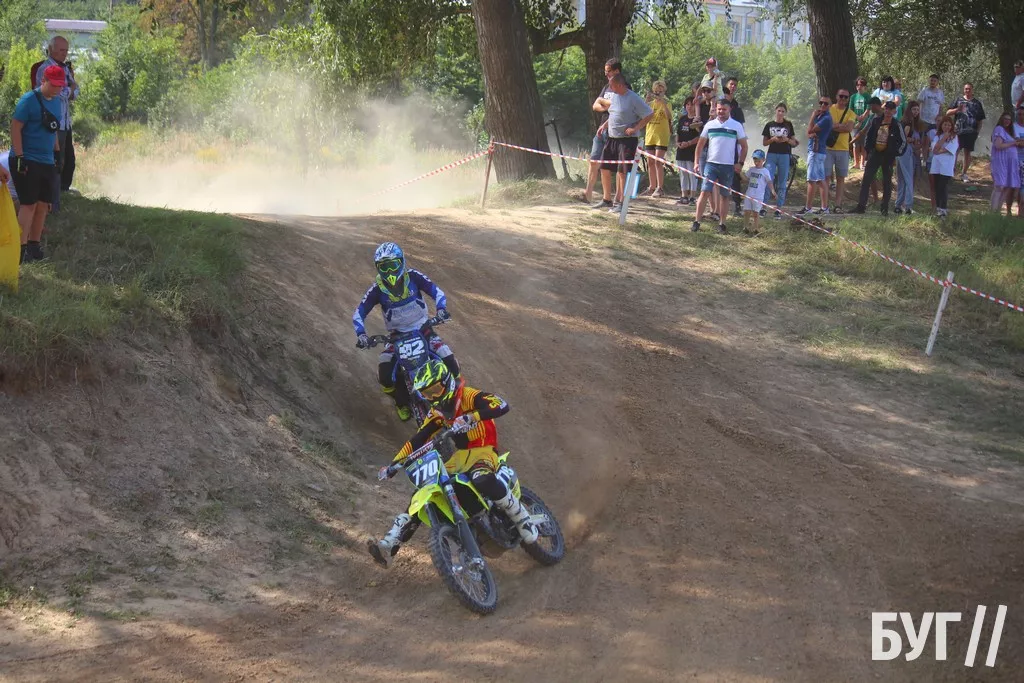 У Нововолинську відбулись змагання з мотокросу на підтримку ЗСУ: фоторепортаж 12