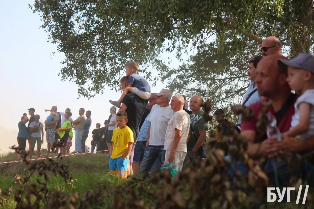 У Нововолинську відбулись змагання з мотокросу на підтримку ЗСУ: фоторепортаж 20