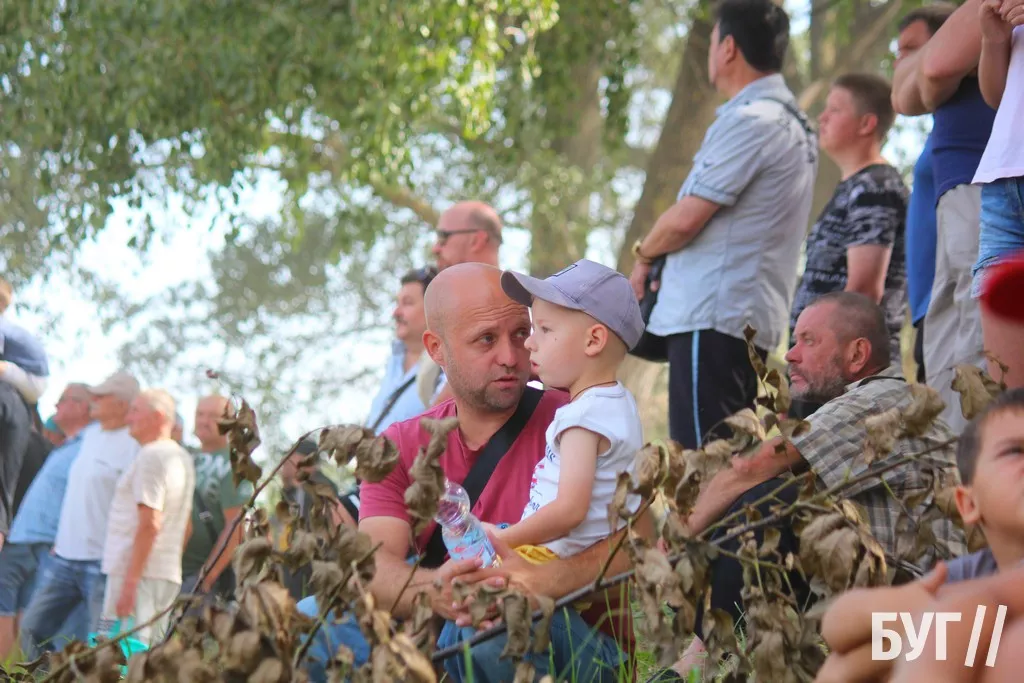 У Нововолинську відбулись змагання з мотокросу на підтримку ЗСУ: фоторепортаж 24