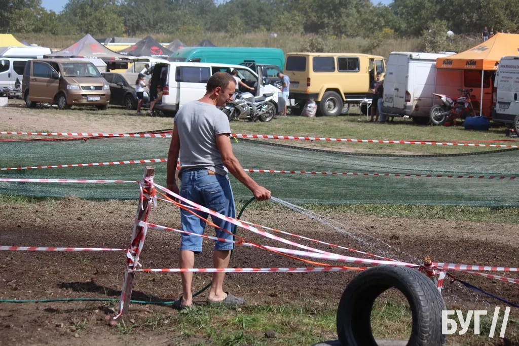 У Нововолинську відбулись змагання з мотокросу на підтримку ЗСУ: фоторепортаж 31
