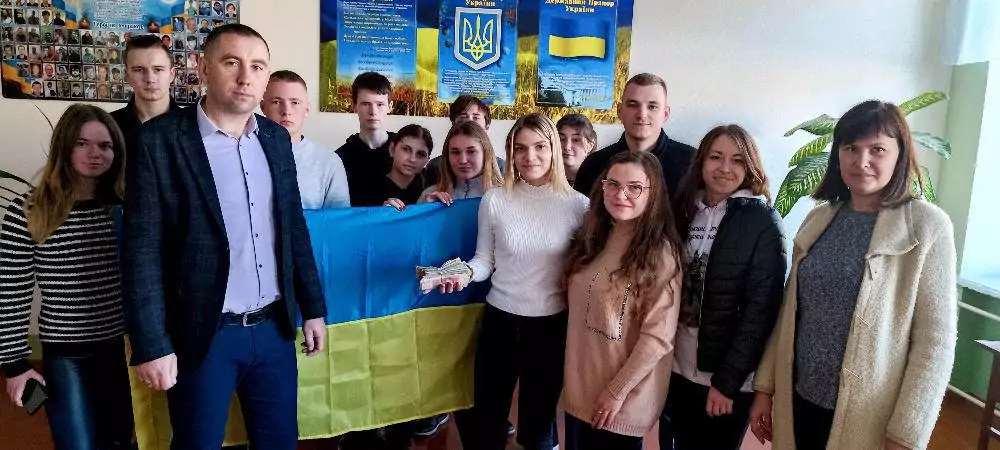 Під час благодійного майстер-класу у Благодатному зібрали 13 тисяч гривень на дрон Захисникам 3