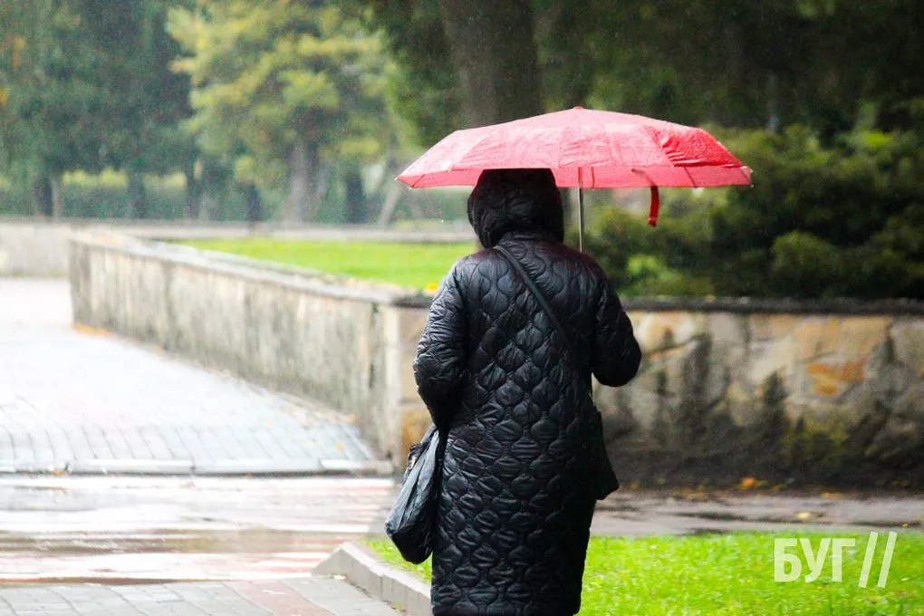 Справжня осінь завітала у місто: як живе Нововолинськ у дощову погоду 22