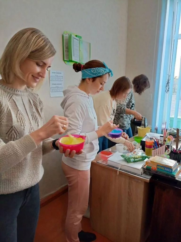 Під час благодійного майстер-класу у Благодатному зібрали 13 тисяч гривень на дрон Захисникам 5