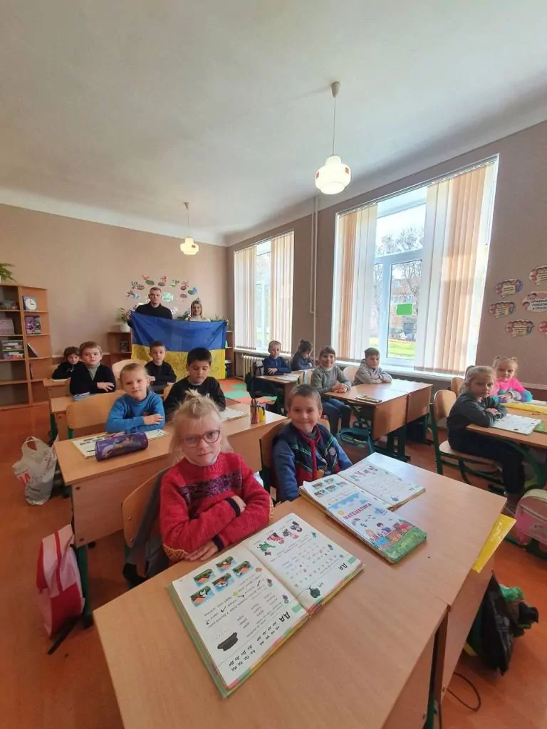 Під час благодійного майстер-класу у Благодатному зібрали 13 тисяч гривень на дрон Захисникам 4