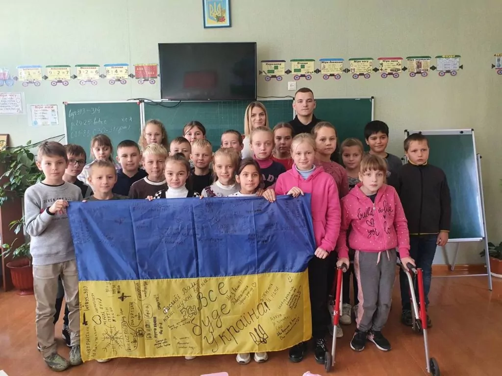 Під час благодійного майстер-класу у Благодатному зібрали 13 тисяч гривень на дрон Захисникам 6