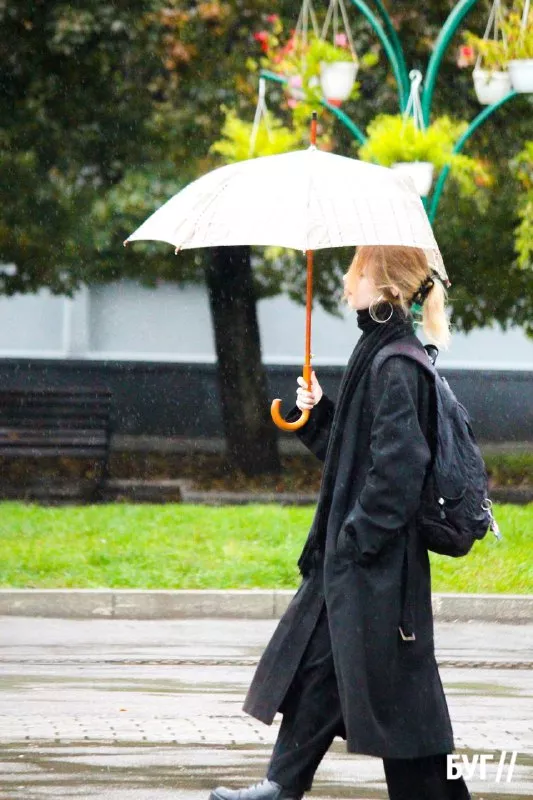 Справжня осінь завітала у місто: як живе Нововолинськ у дощову погоду 7