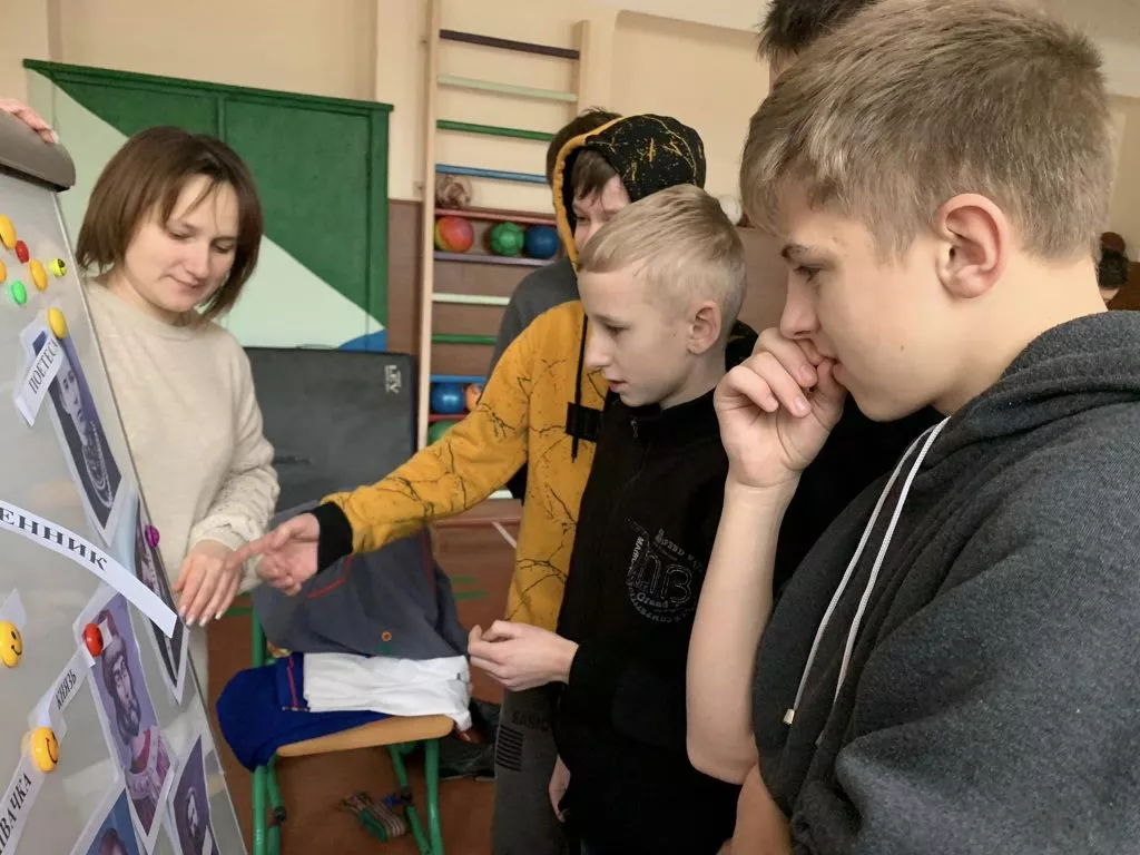 У ліцеї №9 Благодатного відбувся тематичний захід до Дня Соборності України 4