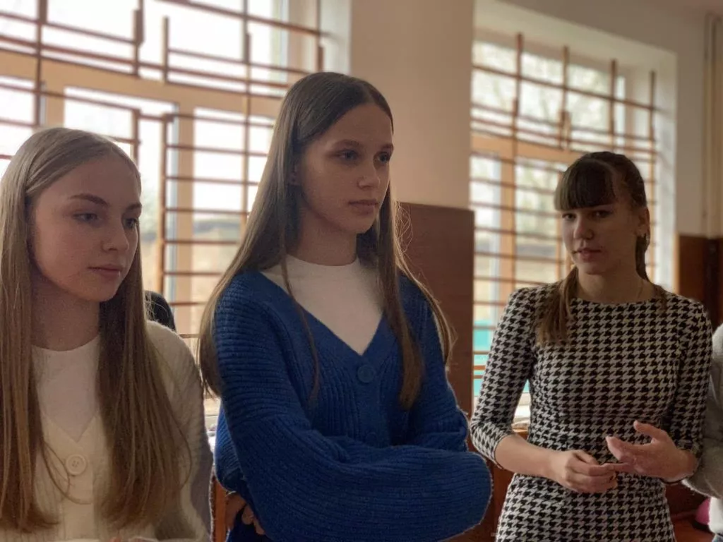 У ліцеї №9 Благодатного відбувся тематичний захід до Дня Соборності України 6