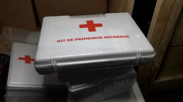 Доїдають миші: вкрадена гуманітарка гниє на складах у Києві 7