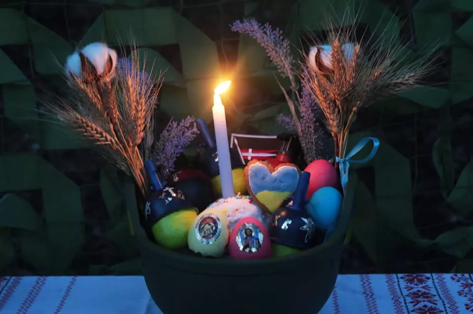 Бійці 14 бригади відзначили Великдень на передовій 4