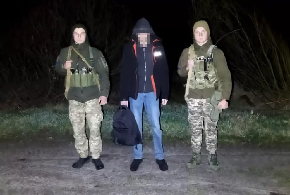 В Устилузькій громаді прикордонники затримали порушників, які хотіли втекти до Польщі 2