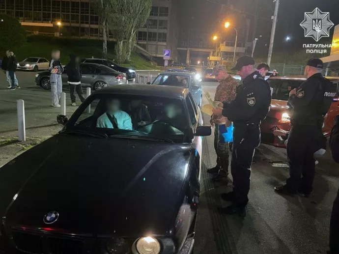 У Києві на захід любителів форсажу запросили воєнкомів роздати повістки 2