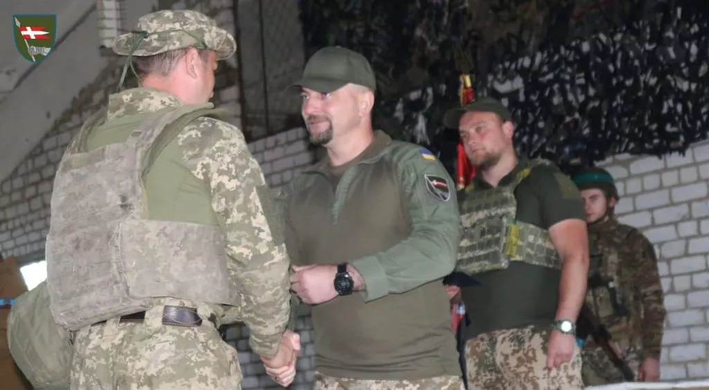 Воїни 14 бригади отримали нагороди з рук командира 5