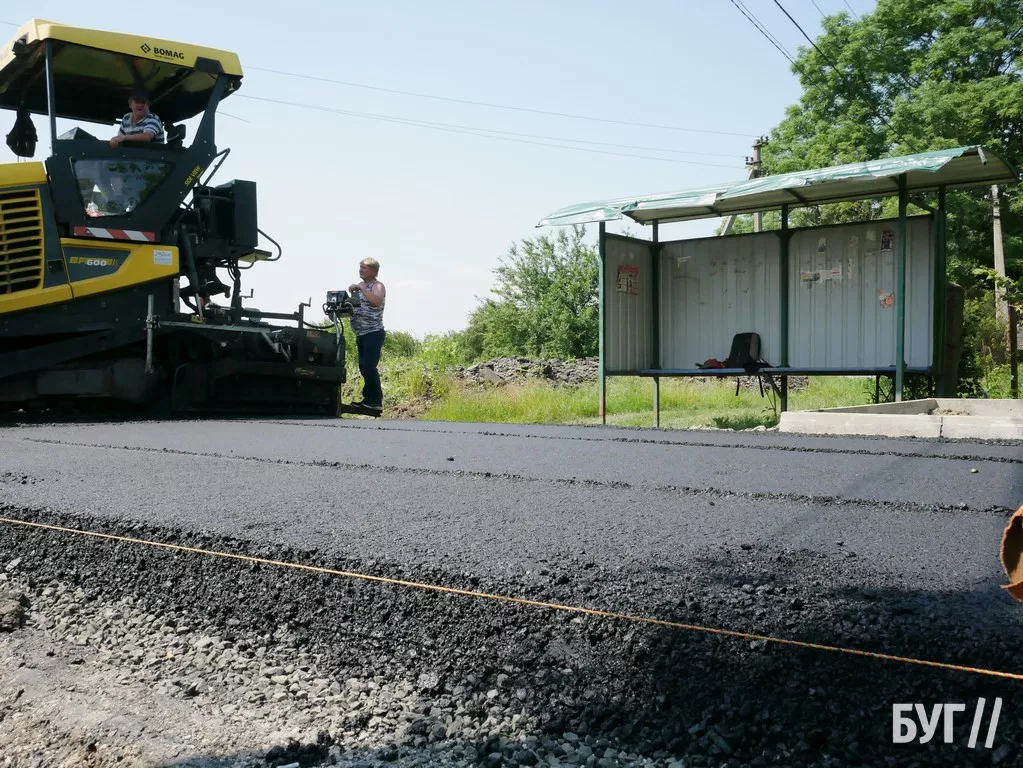 Восьма за рік у Володимирській громаді: на Заріччі асфальтують вулицю Лобачинську 4