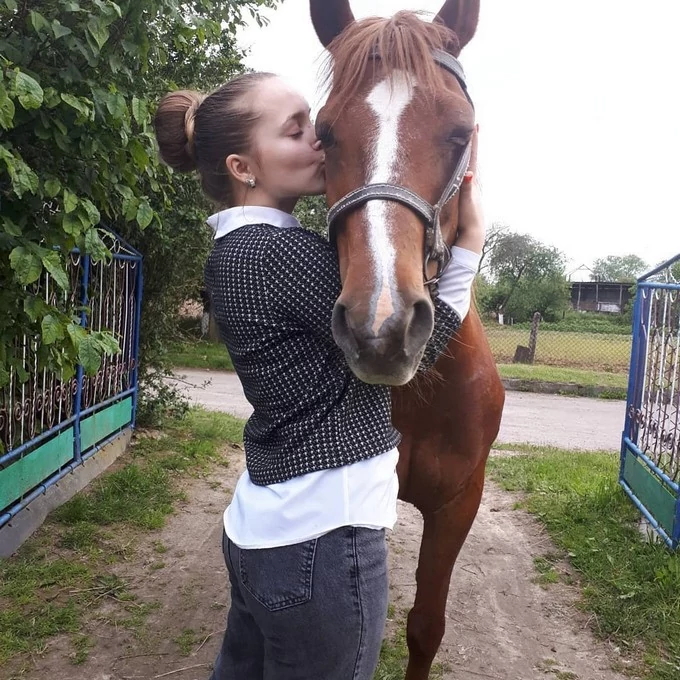 Красуня БУГу: майстриня прикрас із Зимнівської громади Анжела Студент 23