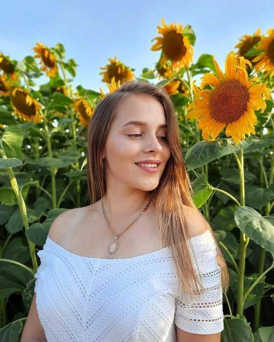 Красуня БУГу: майстриня прикрас із Зимнівської громади Анжела Студент 24