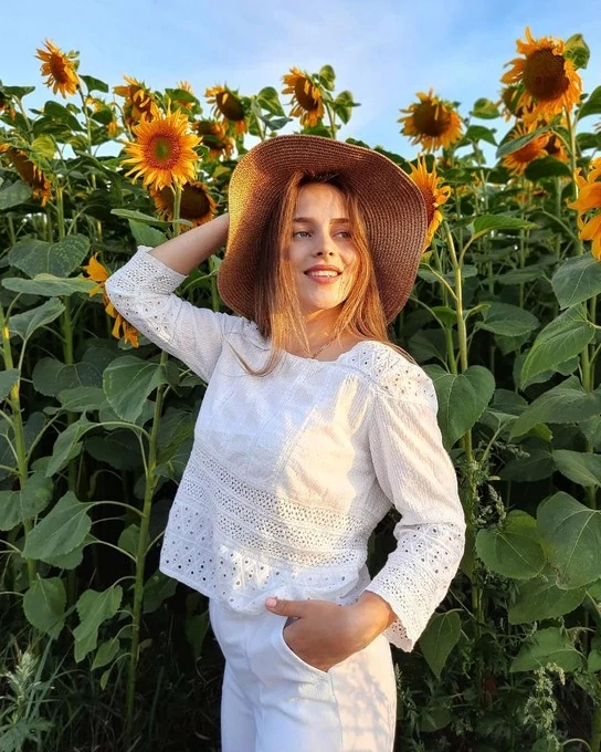 Красуня БУГу: майстриня прикрас із Зимнівської громади Анжела Студент 26