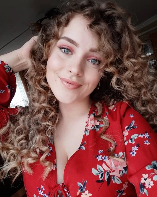 Красуня БУГу: майстриня прикрас із Зимнівської громади Анжела Студент 18