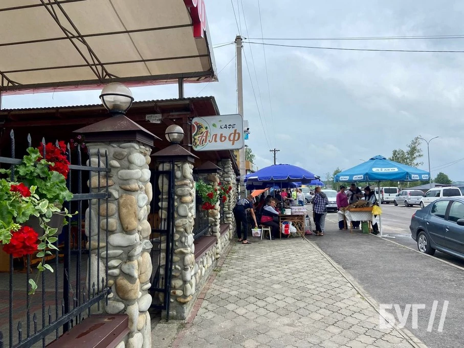 Пончики, повноводні пляжі та зачинені ресторани: чим зараз живе самотній Світязь 4