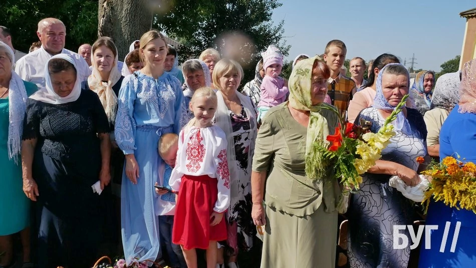 Мешканці Іванич відзначили Спаса освяченням букетиків та фруктових кошиків: фоторепортаж 30
