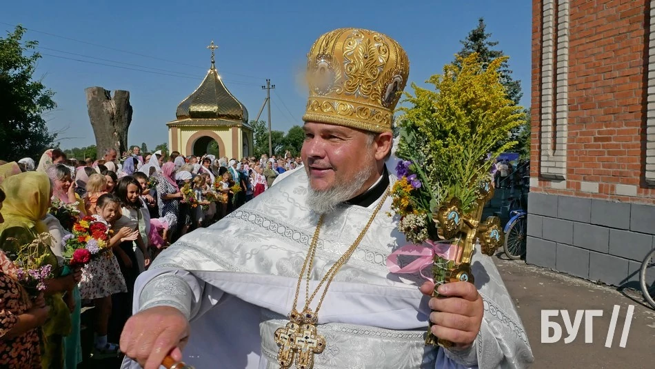 Мешканці Іванич відзначили Спаса освяченням букетиків та фруктових кошиків: фоторепортаж 21