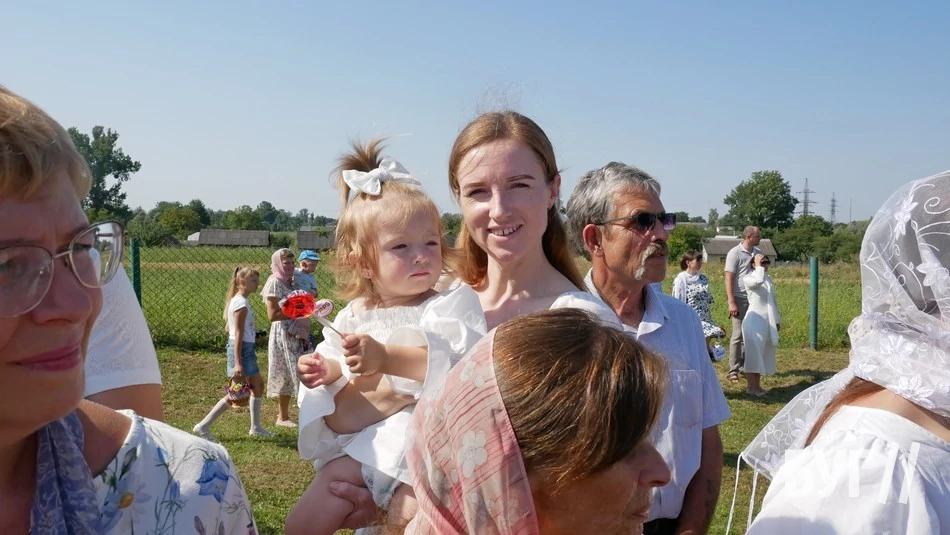 Мешканці Іванич відзначили Спаса освяченням букетиків та фруктових кошиків: фоторепортаж 63