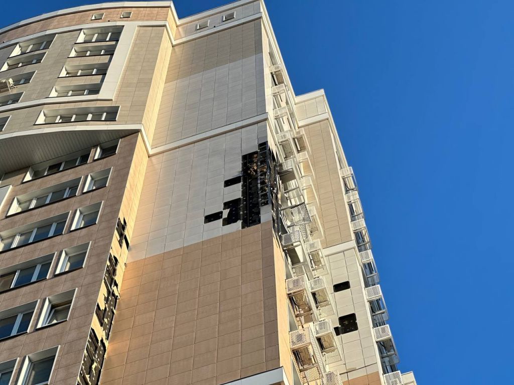 У Бєлгороді стався вибух, пошкоджено будинок і 15 авто 6