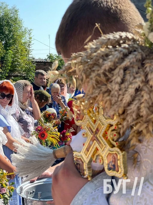 Мешканці Іванич відзначили Спаса освяченням букетиків та фруктових кошиків: фоторепортаж 118