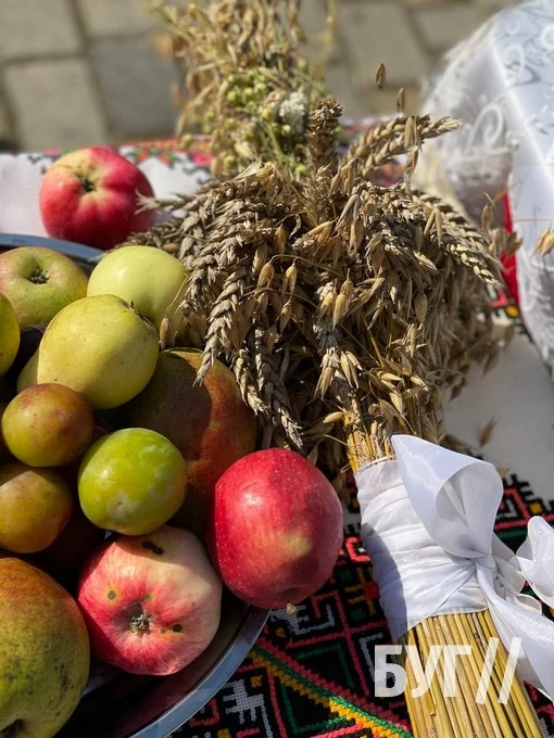 Мешканці Іванич відзначили Спаса освяченням букетиків та фруктових кошиків: фоторепортаж 125