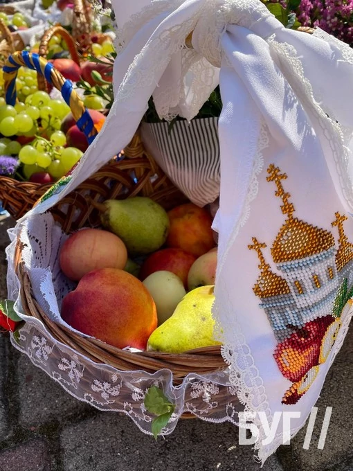 Мешканці Іванич відзначили Спаса освяченням букетиків та фруктових кошиків: фоторепортаж 126