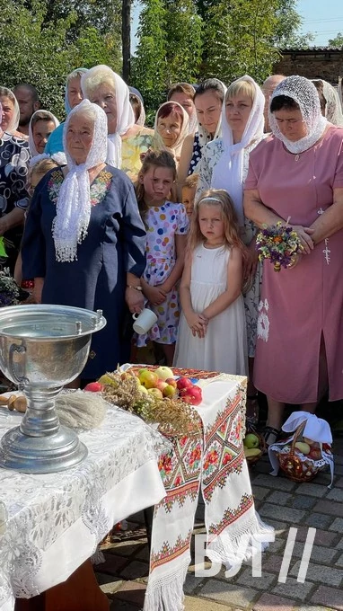 Мешканці Іванич відзначили Спаса освяченням букетиків та фруктових кошиків: фоторепортаж 131