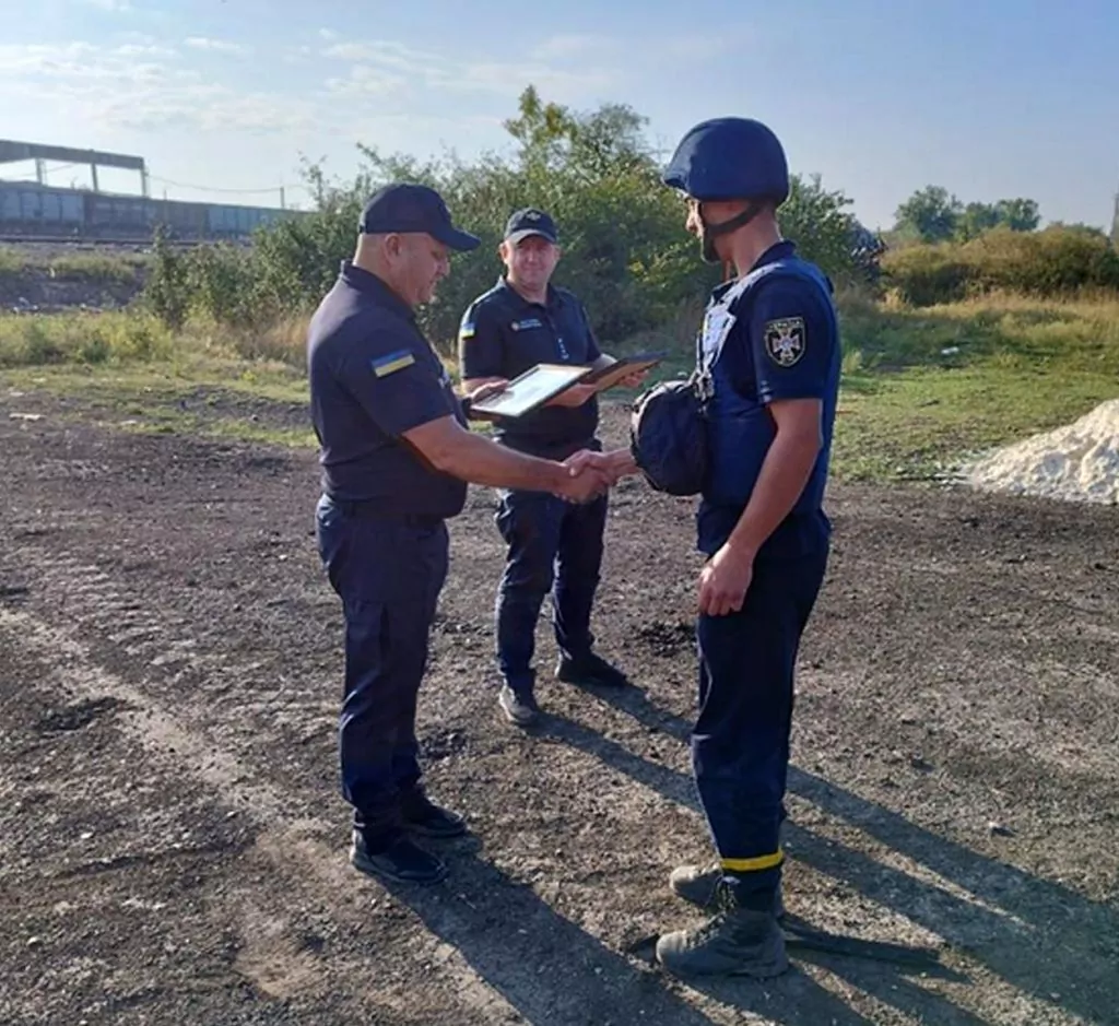 Волинські піротехніки отримали відзнаки за розмінування Донеччини 3