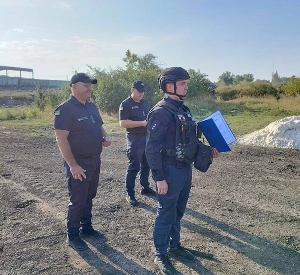 Волинські піротехніки отримали відзнаки за розмінування Донеччини 4