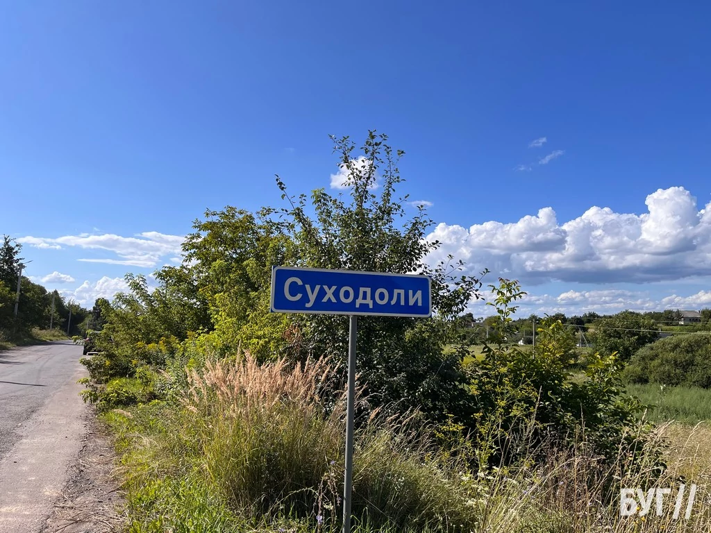 Фото дня: у селах Володимирської громади встановили нові знаки, відтепер можна їздити 90 км/год? 2