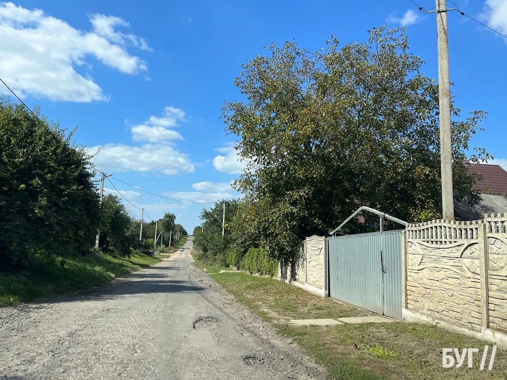 Фото дня: у селах Володимирської громади встановили нові знаки, відтепер можна їздити 90 км/год? 6