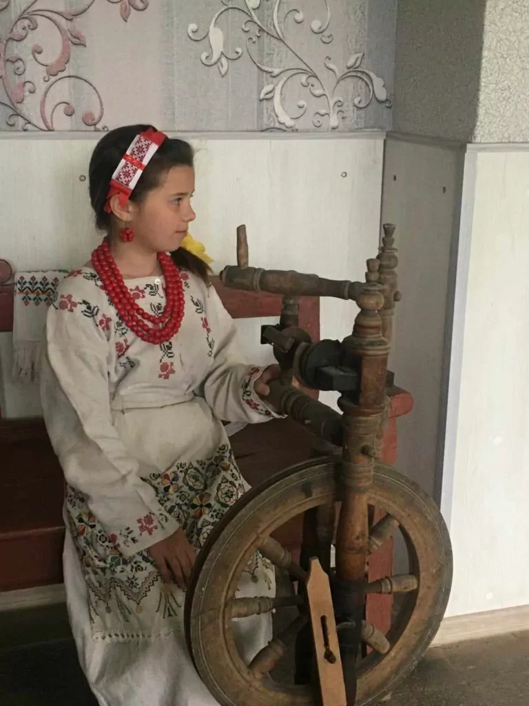 У Литовезькій громаді закинутий сільський клуб став культурним осередком села 13